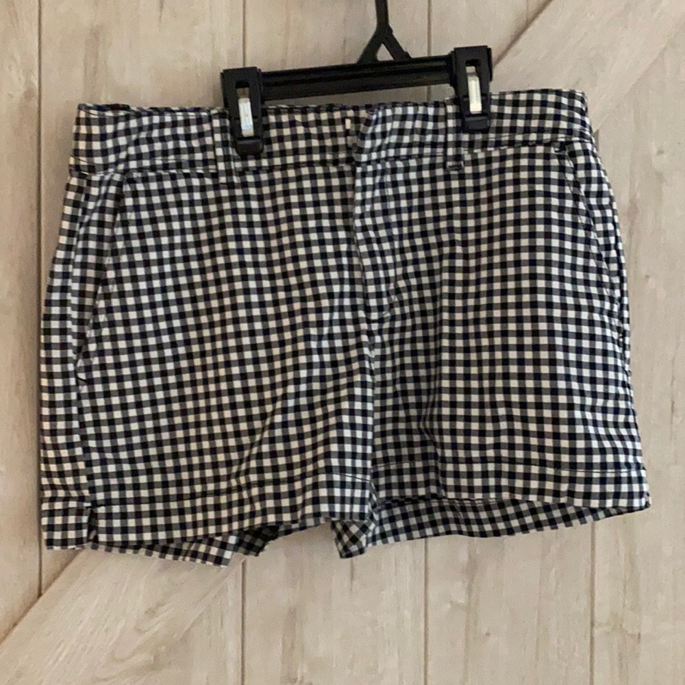 Gap buffalo check short